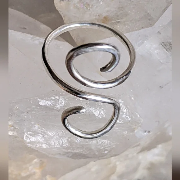 Artisan Sterling Silver Spiral Ring - Picture 9 of 15